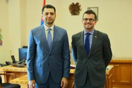 Շրջակա միջավայրի նախարար Համբարձում Մաթևոսյանը հանդիպել է Հայաստանում Միացյալ Թագավորության դեսպան Ջոն Գալագերի հետ