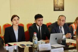 Շրջակա միջավայրի նախարարի տեղակալ Վահե Դավթյանը մասնակցել է «Մերիդիան» էքսպոկենտրոնի շաբաթական առաջընթացի քննարկմանը