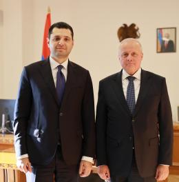 Министр окружающей среды Республики Армения Амбарцум Матевосян принял делегацию во главе с Чрезвычайным и Полномочным послом РФ в Армении Сергеем Копыркиным Министр окружающей среды Республики Армения Амбарцум Матевосян принял делегацию во главе с Чрезвычайным и Полномочным послом РФ в Армении Сергеем Копыркиным