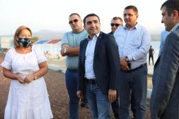 Շրջակա միջավայրի նախարար Ռոմանոս Պետրոսյանը «Սևան» ազգային պարկ նախօրեին կատարած այցի շրջանակում եղել է ազգային պարկի հանրային լողափերից մեկում